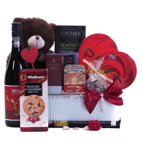 Ajándékkosár évfordulóra - Romantikus ajándékkosár macival | Ajandekcsomagkuldes.hu